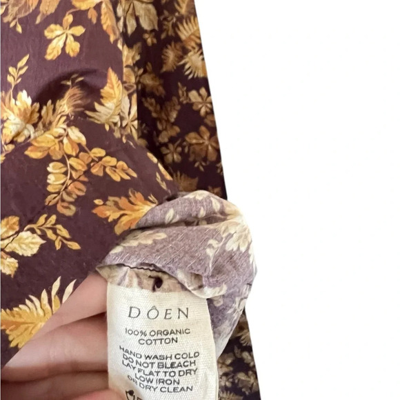 Doen NEW Sheila Top in Fern Grove Floral - Picture 4 of 10